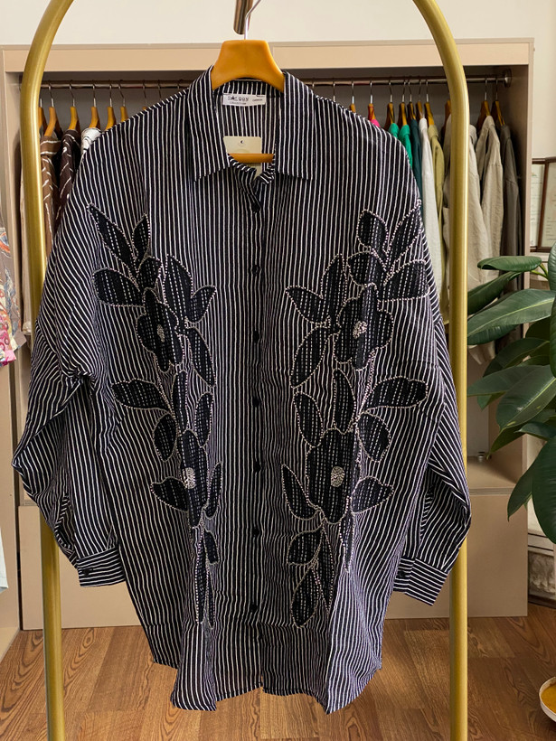 شومیز راهراه گل برجسته ترک